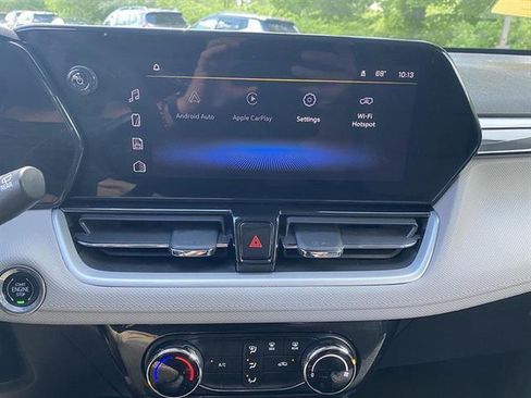 Used 2025 Chevrolet TrailBlazer LT AWD/4WD image 8