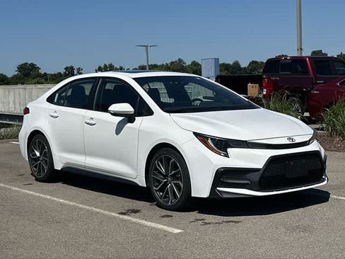 Used 2021 Toyota Corolla SE w/ SE Premium Package FWD image 22