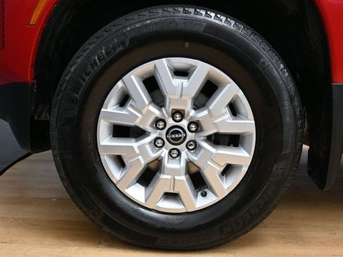 Used 2022 Nissan Frontier SV RWD image 9