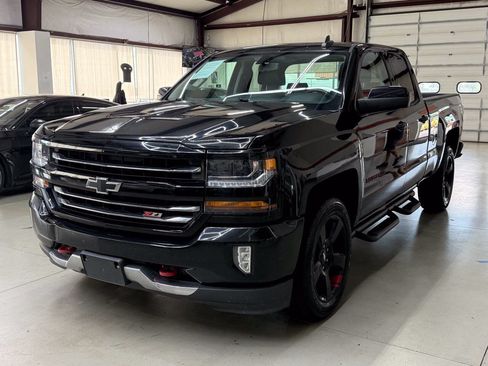 Used 2017 Chevrolet Silverado 1500 LT w/ Redline Edition AWD/4WD image 5