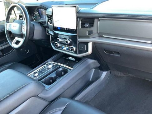 Used 2024 Ford Expedition XLT image 22