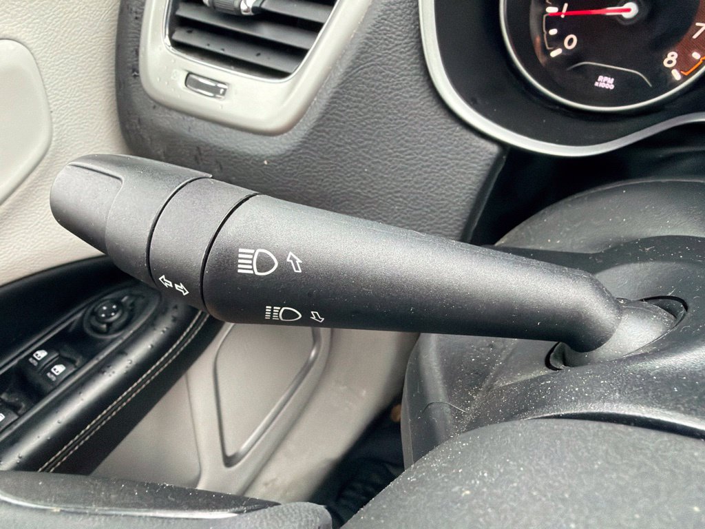 Used 2021 Jeep Compass Latitude FWD image 27