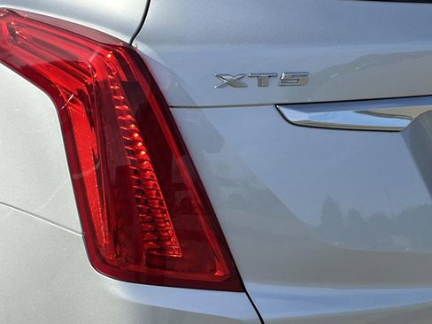 Used 2018 Cadillac XT5 FWD image 10