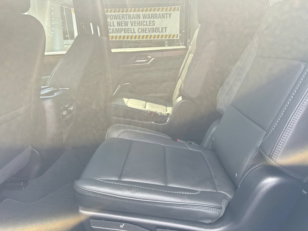 Used 2025 GMC Yukon XL Denali AWD/4WD image 38