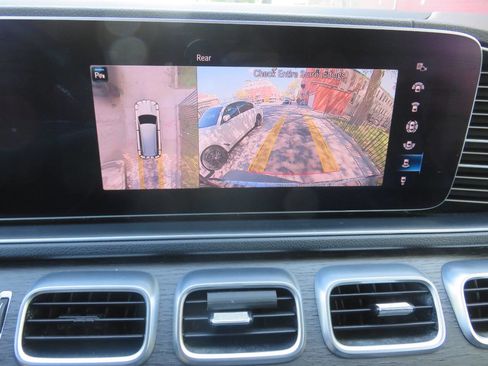 Used 2020 Mercedes-Benz GLS 450 4MATIC image 18