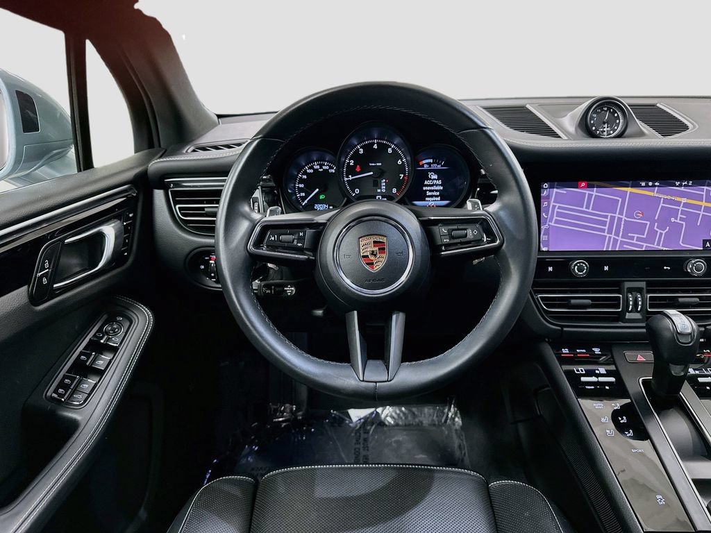 Certified 2025 Porsche Macan AWD/4WD image 23