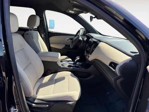 Used 2022 Chevrolet Traverse LS FWD image 19