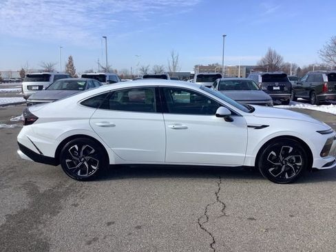 Used 2025 Hyundai Sonata SEL FWD image 5