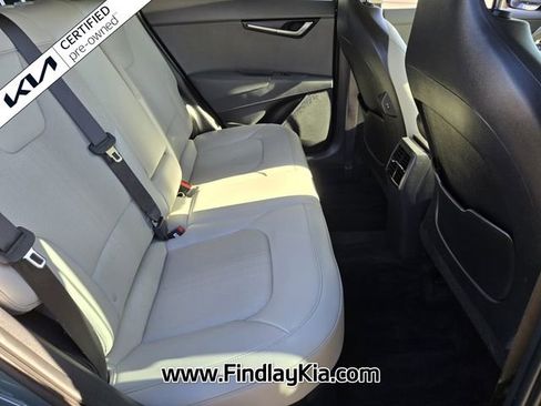 Certified 2025 Kia Niro EX Touring image 18