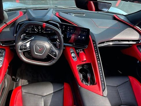Used 2024 Chevrolet Corvette Stingray Preferred Conv w/ Z51 Performance Package RWD image 18
