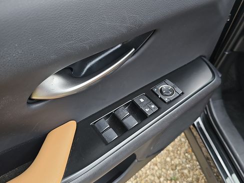 Used 2024 Lexus UX 250h AWD w/ Premium Package image 20