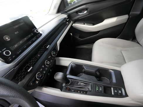 Used 2025 Honda Accord SE image 29