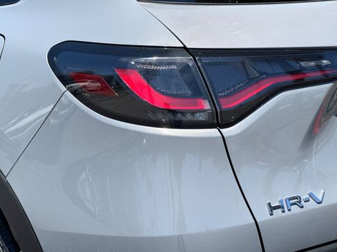 Used 2023 Honda HR-V Sport image 28