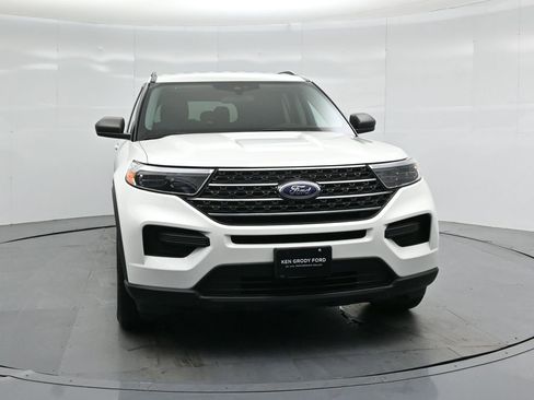 Certified 2024 Ford Explorer XLT RWD image 51