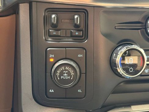 Used 2021 Ford F150 Lariat w/ Equipment Group 502A High AWD/4WD image 10