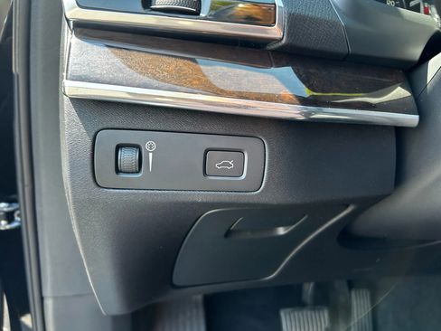 Used 2016 Volvo XC90 T6 Momentum w/ Momentum Plus Package image 13