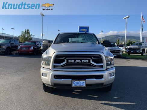 Used 2018 RAM 2500 Big Horn w/ Sport Appearance Group AWD/4WD image 2