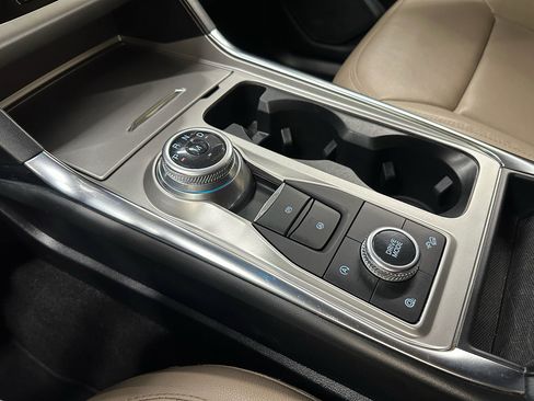 Used 2020 Ford Explorer XLT w/ Equipment Group 202A image 33