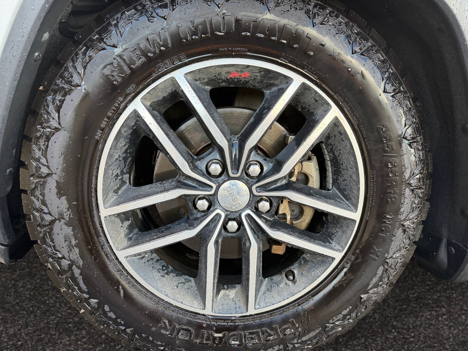 Used 2018 Jeep Grand Cherokee Trailhawk AWD/4WD image 14