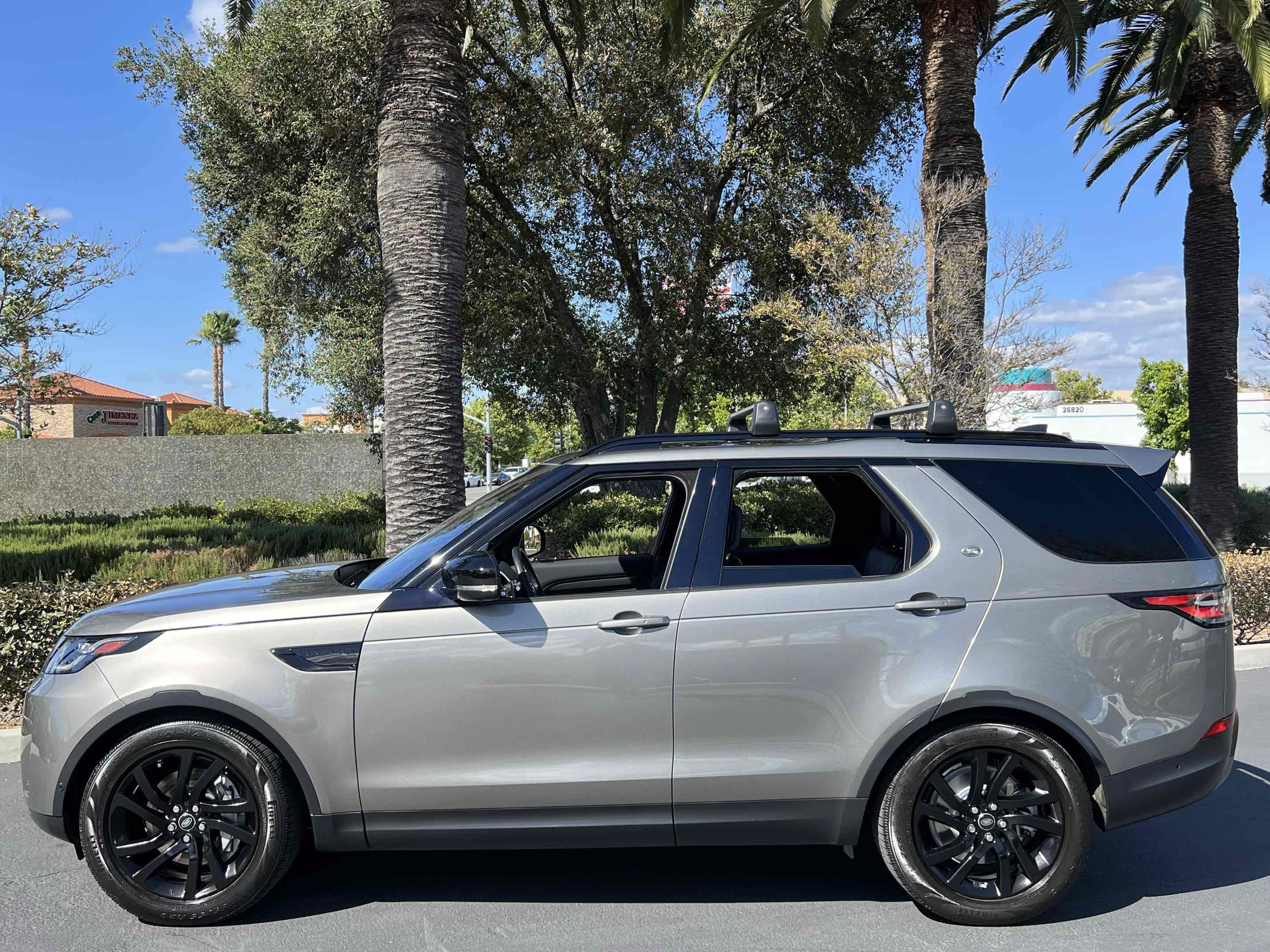 Used 2018 Land Rover Discovery HSE AWD/4WD image 19