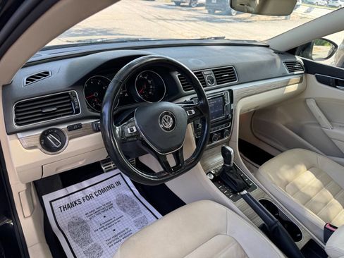 Used 2017 Volkswagen Passat 1.8T SEL Premium FWD image 47
