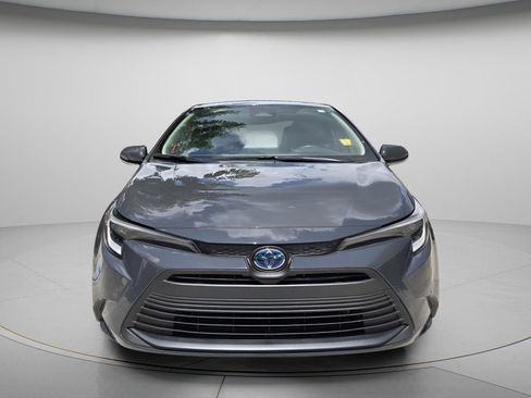 Used 2024 Toyota Corolla LE w/ LE Convenience Package FWD image 5