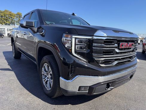 Used 2025 GMC Sierra 1500 SLT image 7