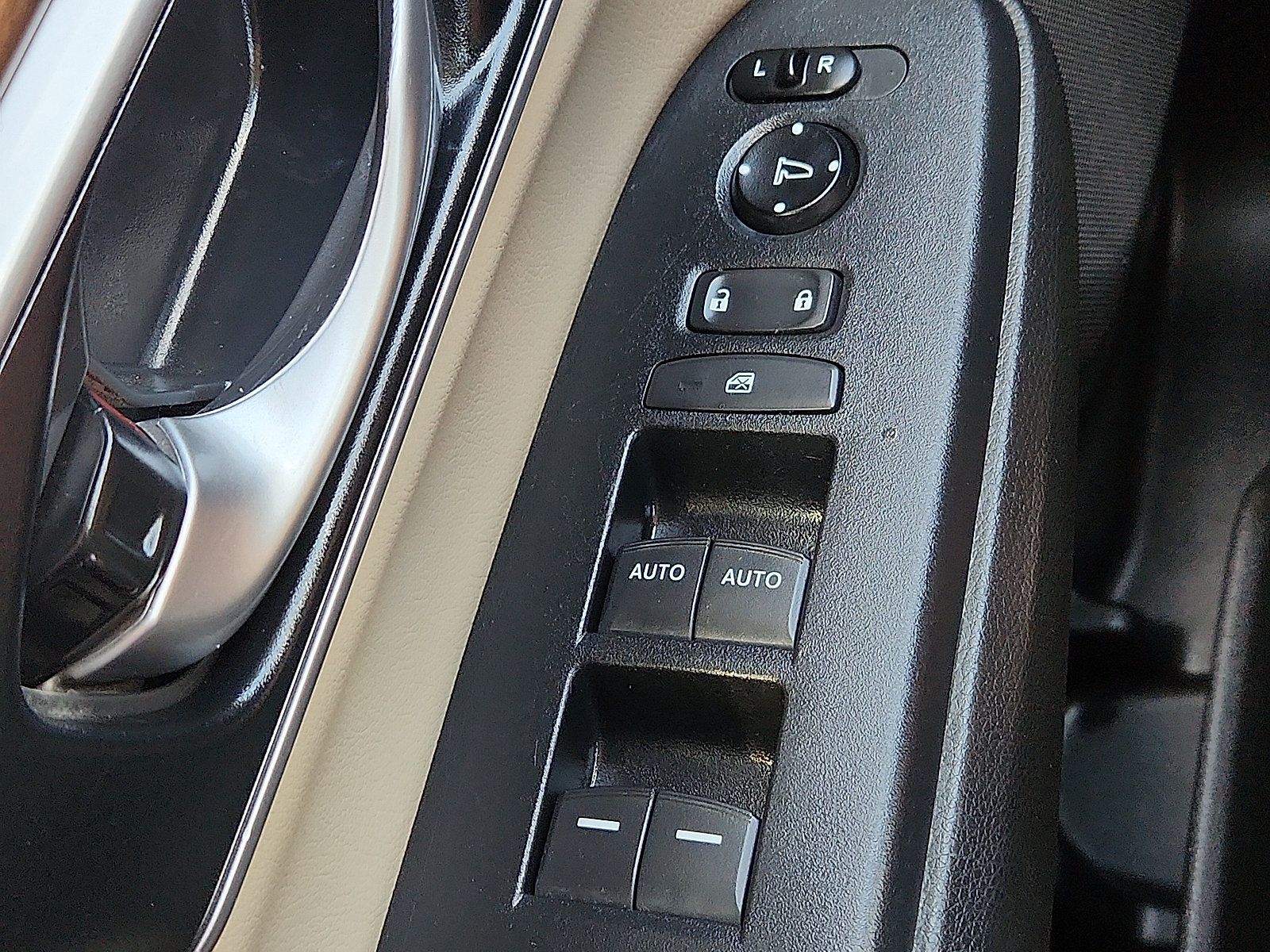 Used 2019 Honda CR-V EX-L image 17