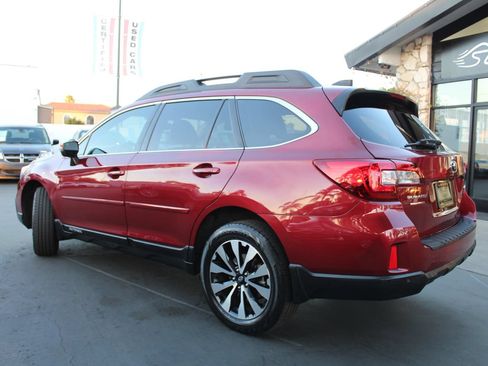 Used 2017 Subaru Outback 2.5i Limited AWD/4WD image 3