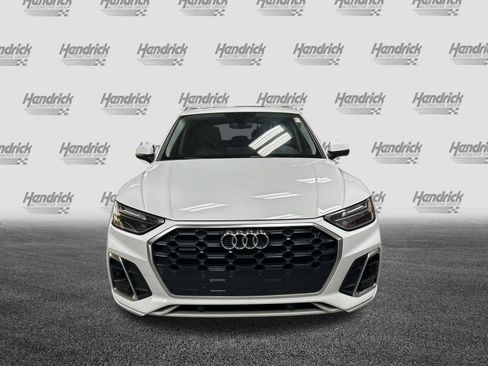 Used 2023 Audi Q5 2.0T Premium w/ Convenience Package AWD/4WD image 3