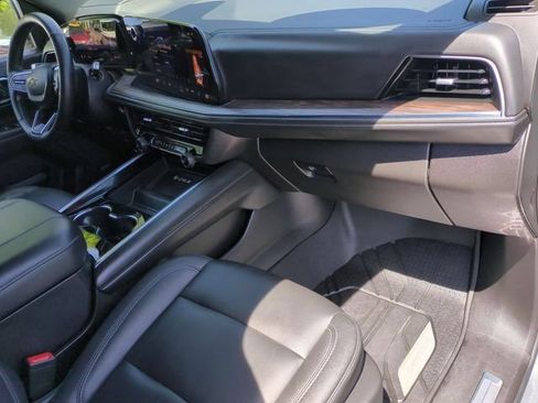 Used 2025 Chevrolet Tahoe Z71 w/ Z71 Off-Road Package AWD/4WD image 36