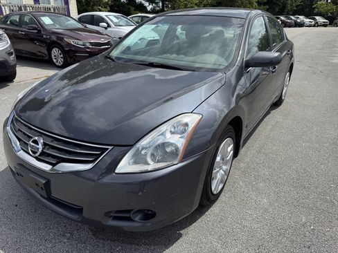 Used 2010 Nissan Altima 2.5 S image 3