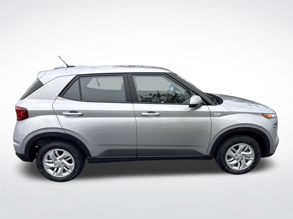 New 2026 Hyundai Venue SE FWD image 8