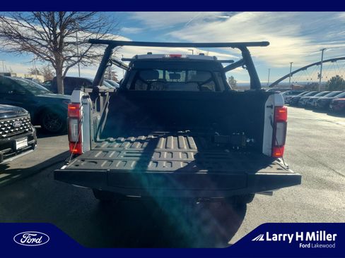 Used 2022 Ford F350 Platinum w/ FX4 Off-Road Package image 33