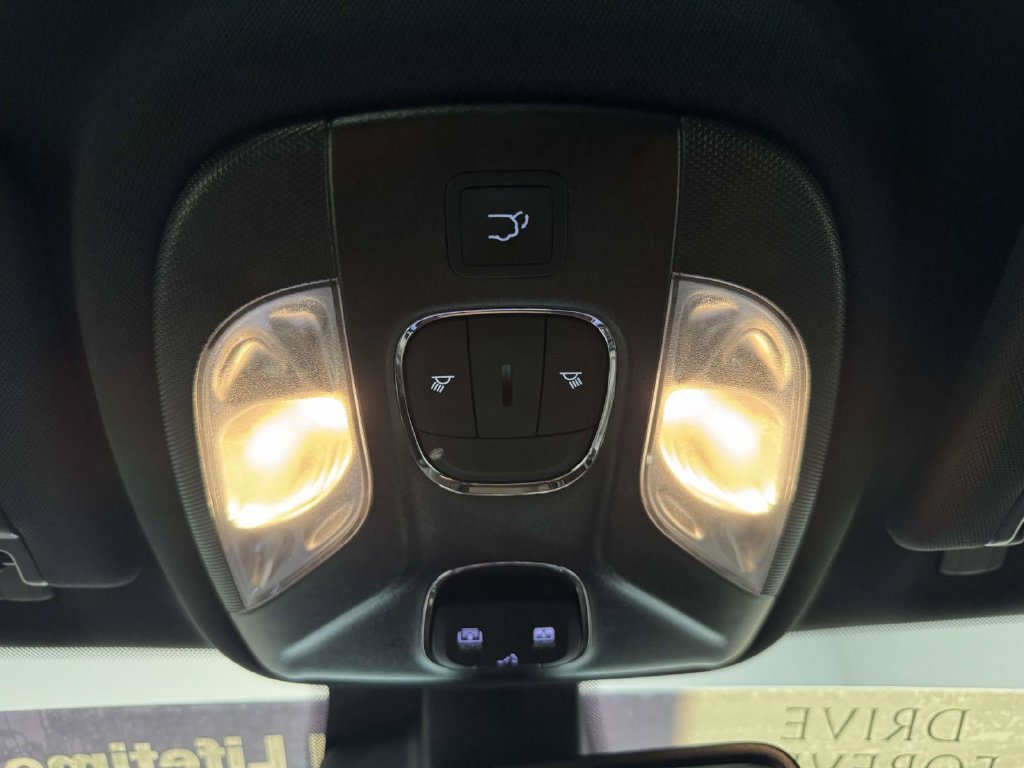 Used 2023 Jeep Compass Latitude w/ Sun and Sound Group AWD/4WD image 27