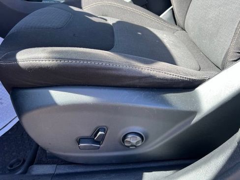Used 2015 Jeep Cherokee Latitude w/ Comfort/Convenience Group AWD/4WD image 21
