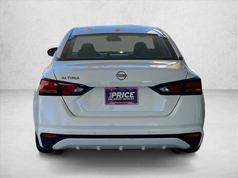 Used 2025 Nissan Altima 2.5 SV image 8