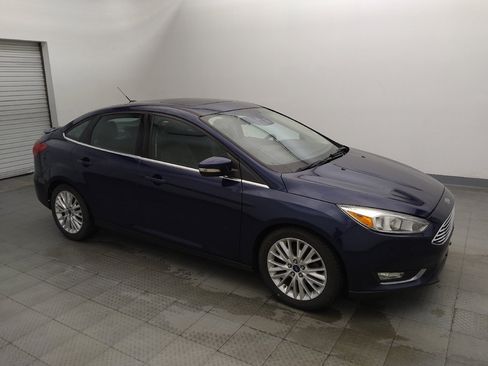 Used 2017 Ford Focus Titanium w/ Titanium Technology Package FWD image 11