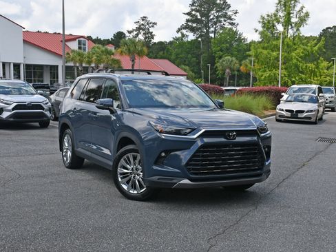 Certified 2024 Toyota Grand Highlander AWD image 6