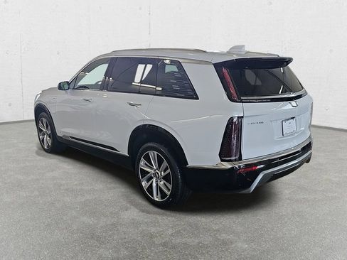 New 2026 Cadillac Vistiq Luxury w/ LPO, Floor Liner Package image 7