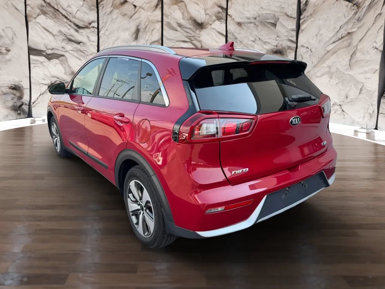 Used 2017 Kia Niro LX FWD image 5