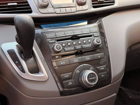 Used 2013 Honda Odyssey Touring Elite image 35