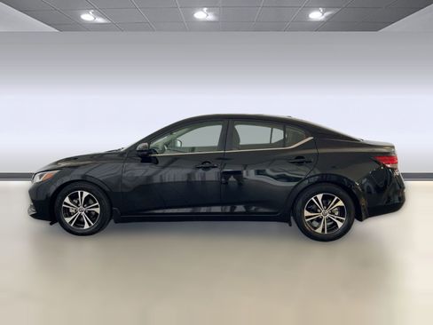 Used 2020 Nissan Sentra SV image 2