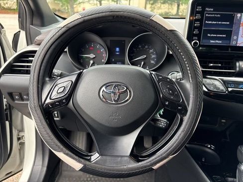 Used 2019 Toyota C-HR Limited FWD image 20