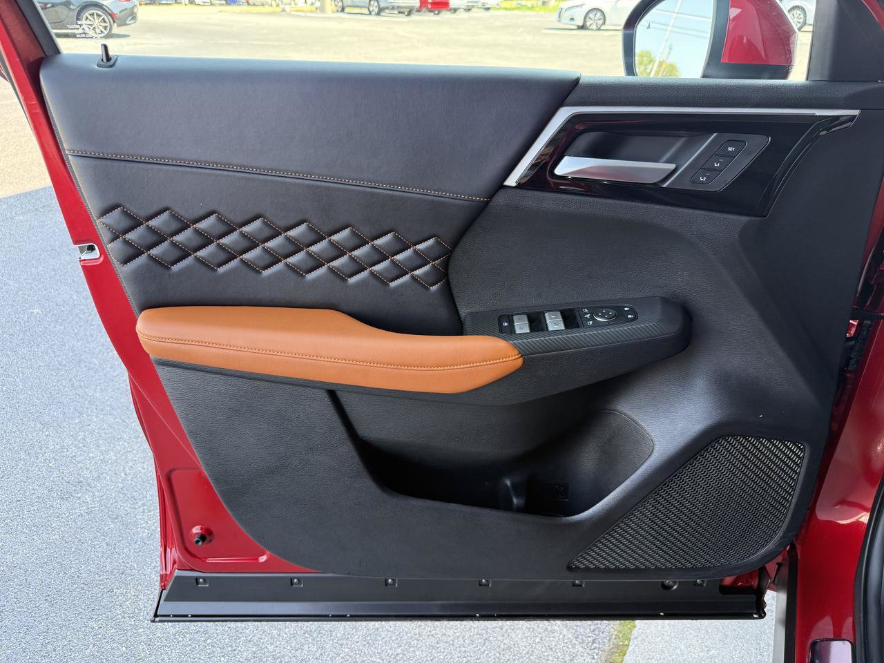 Used 2025 Mitsubishi Outlander SEL AWD/4WD image 9