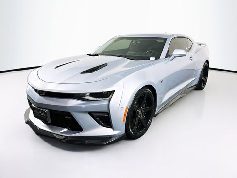 Used 2017 Chevrolet Camaro SS image 3