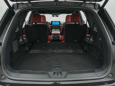 Used 2025 Lincoln Aviator Reserve w/ Jet Appearance Package AWD/4WD image 23