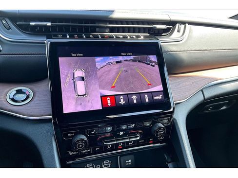 Certified 2025 Jeep Grand Cherokee Summit AWD/4WD image 29