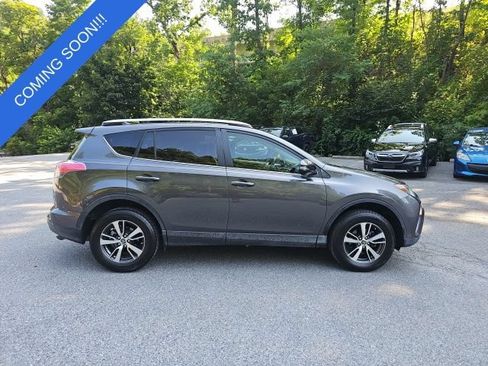 Used 2016 Toyota RAV4 XLE FWD image 2