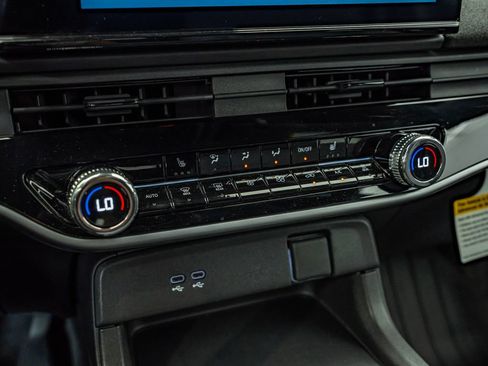 Used 2024 Honda Prologue EX image 26